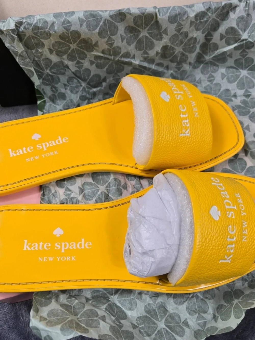 New Kate Spade flat sandles